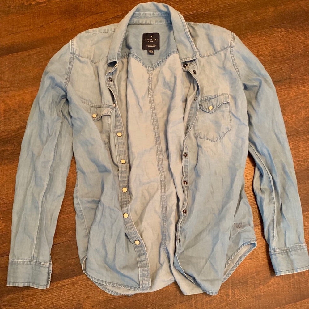 American Eagle Button Up